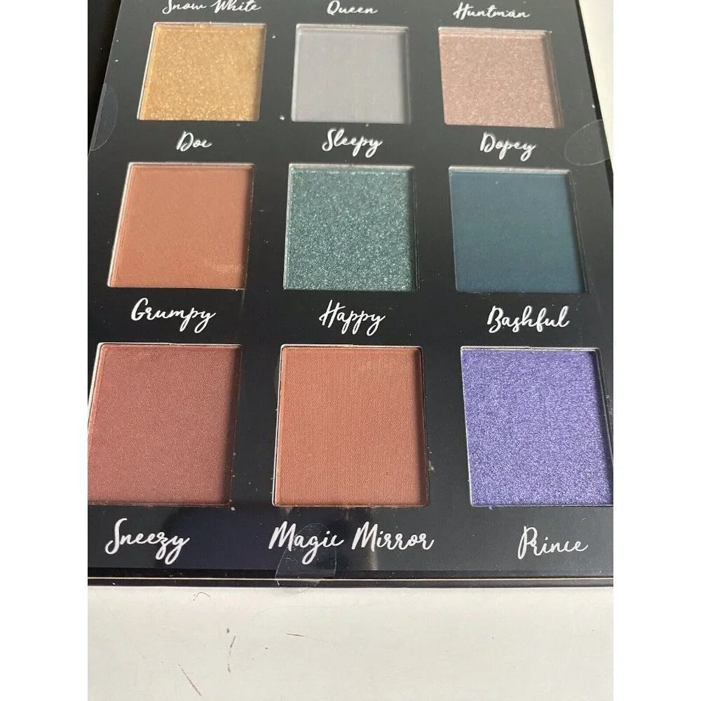 Taste Beauty Disney Snow White & Seven Dwarfs Eyeshadow Palette 12 Shades Mirror